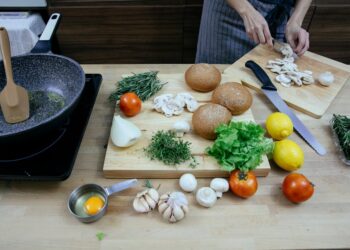 10 Essential Tricks on How to Cook Vegan Food at Home for Beginners